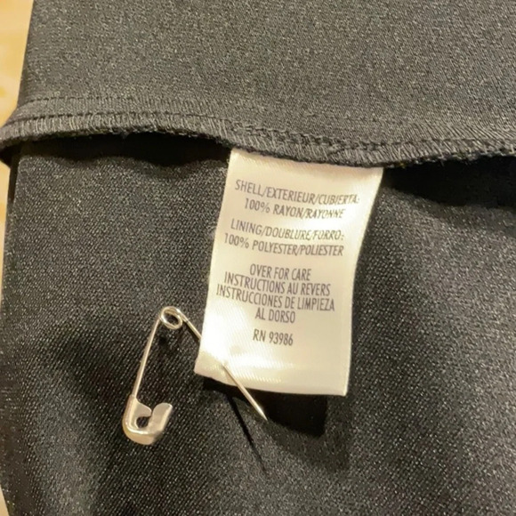 🤩 Casual Corner Floral print Skirt 🤩 - Picture 7 of 7